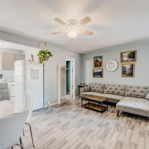 Pine Tree Place - Unit 5 Motel