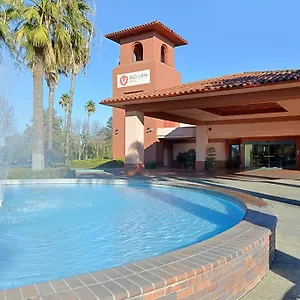 https://woodlake-hotel-sacramento.bestsacramentohotels.com